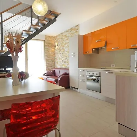 Blue 2 ヴィラ バニョレ